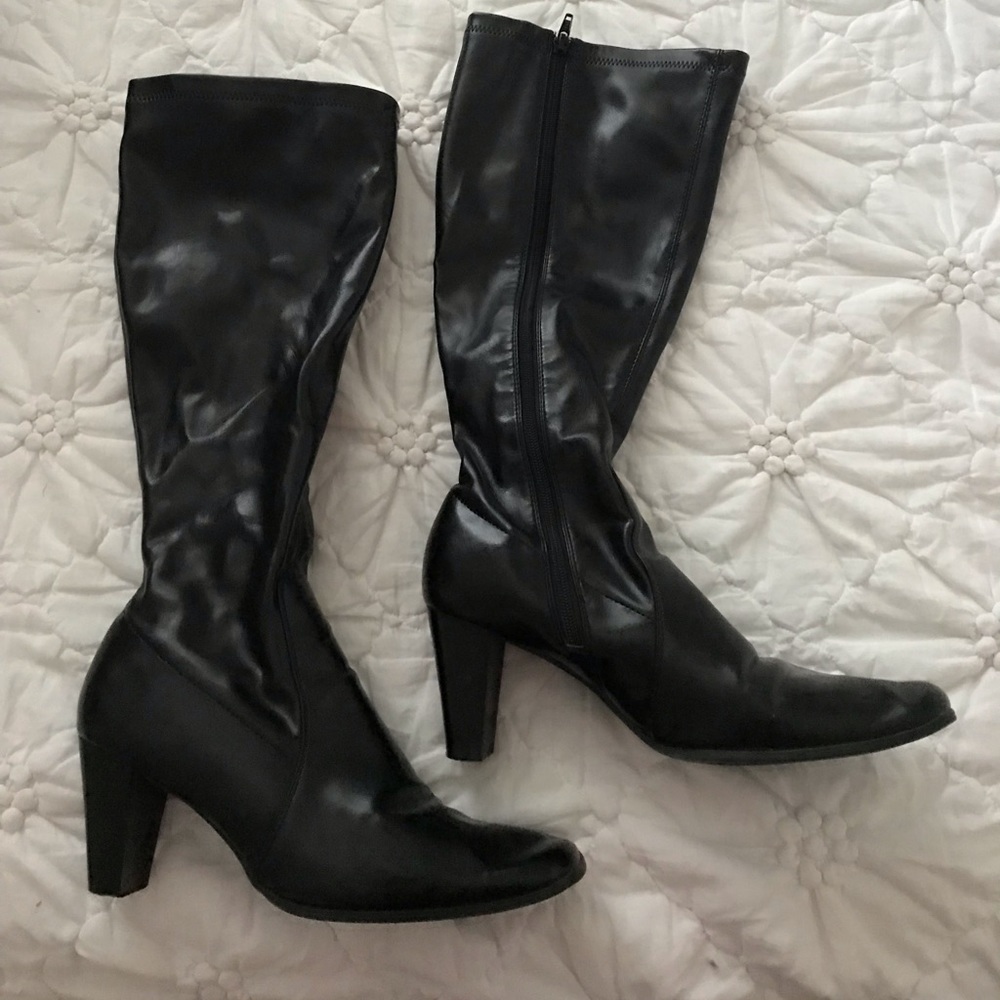 Fashionable boots.